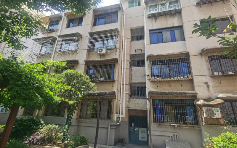 貴州省機(jī)關(guān)事務(wù)管理局國有資產(chǎn)管理服務(wù)中心貴陽市花溪區(qū)霞暉路靜暉村J-09號4層4-1號房屋招租